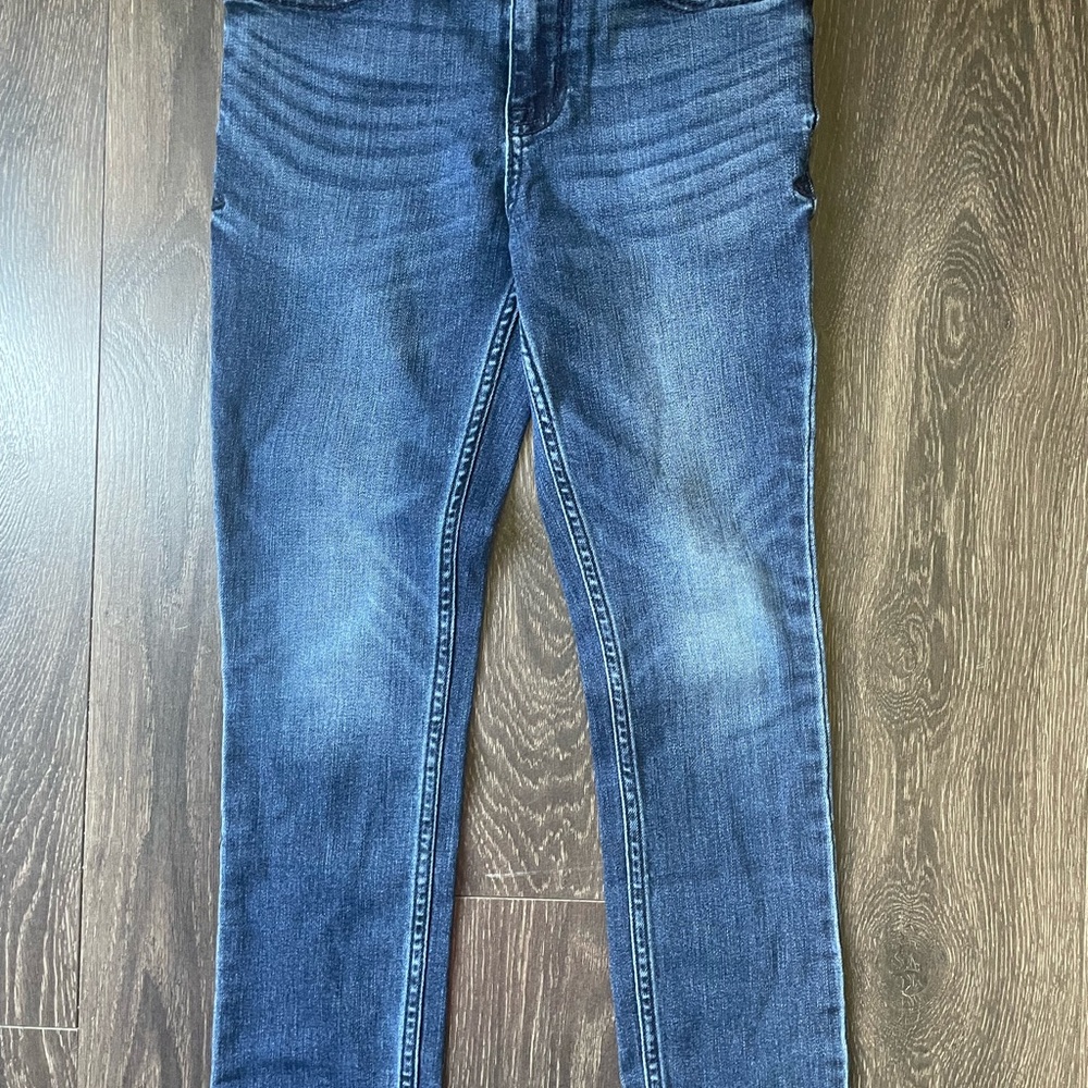 Blue Denim Jeans with Classic Texture and Medium Wash